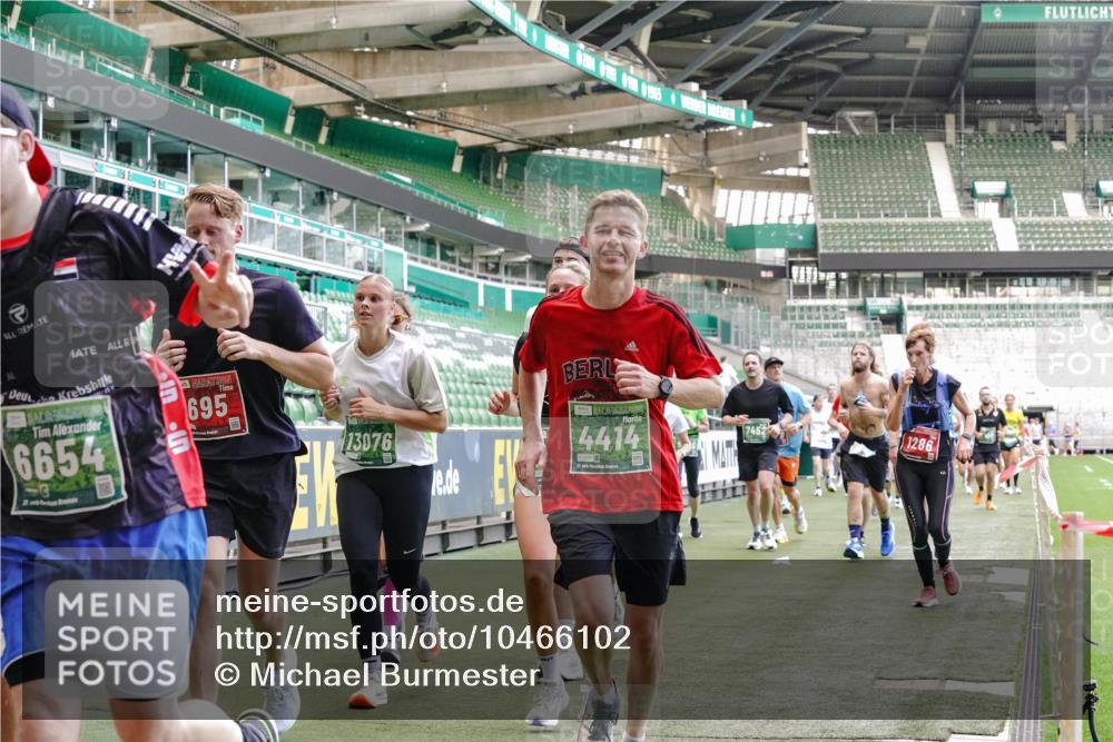 13.09.2026 - 21. swb-Marathon Bremen Michael Burmester http://msf.ph/oto/10466102 13.09.2026 13:13:20 Laufen im Stadion 118, 183, 270, 278, 349, 460, 514, 576, 600, 631, 695, 702, 933, 950, 1005, 1143, 1226, 1286, 1334, 1392, 1408, 1426, 1573, 1596, 1641, 1991, 2005, 2024, 2035, 2079, 2264, 2336, 2377, 2387, 2398, 2412, 2439, 2457, 2461, 2478, 2505, 2521, 2540, 2612, 2665, 2673, 2684, 2693, 2765, 2773, 2792, 2815, 2816, 2850, 2860, 2884, 2895, 2921, 2963, 2966, 2972, 2975, 3016, 3111, 3143, 3155, 3209, 3253, 3277, 3293, 3304, 3308, 3313, 3378, 3434, 3653, 3661 meine-sportfotos.de