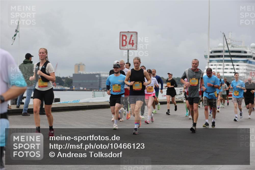 13.09.2026 - Kiel Lauf Andreas Tolksdorf http://msf.ph/oto/10466123 13.09.2026 12:06:58 Kiellinie 2723, 4, 8860, 3 meine-sportfotos.de