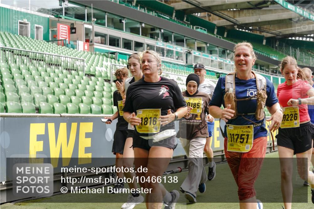 13.09.2026 - 21. swb-Marathon Bremen Michael Burmester http://msf.ph/oto/10466138 13.09.2026 10:35:35 Laufen im Stadion 10093, 10144, 10147, 10152, 10157, 10160, 10173, 10175, 10181, 10182, 10185, 10187, 10195, 10245, 10251, 10254, 10263, 10272, 10275, 10291, 10306, 10309, 10356, 10357, 10367, 10368, 10369, 10377, 10382, 10403, 10409, 10420, 10427, 10439, 10460, 10473, 10477, 10481, 10485, 10492, 10528, 10559, 10560, 10607, 10617, 10636, 10639, 10669, 10671, 10672, 10677, 10700, 10715, 10828, 10914, 10928, 11126, 11162, 11343, 11803, 11965, 10146, 10222 meine-sportfotos.de