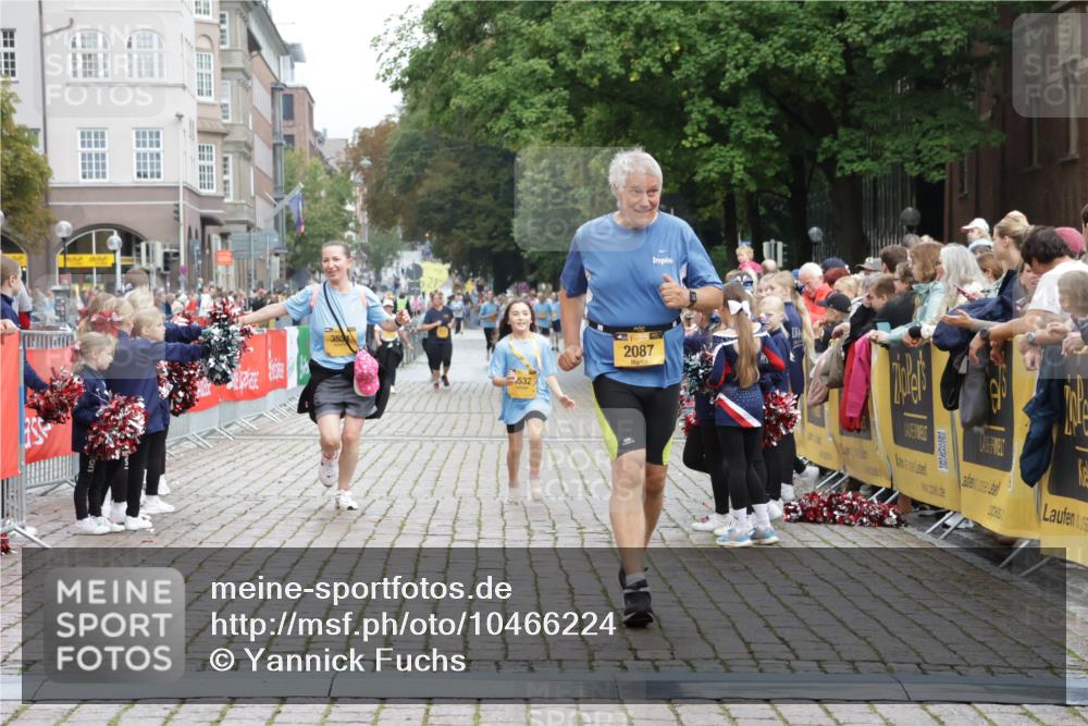 13.09.2026 - Kiel Lauf Yannick Fuchs http://msf.ph/oto/10466224 13.09.2026 10:00:21 Ziel 2087, 3531, 2252, 7339, 7512, 8828, 10473, 11456, 1396, 1566, 6137, 10169, 7339, 9332, 11456 meine-sportfotos.de