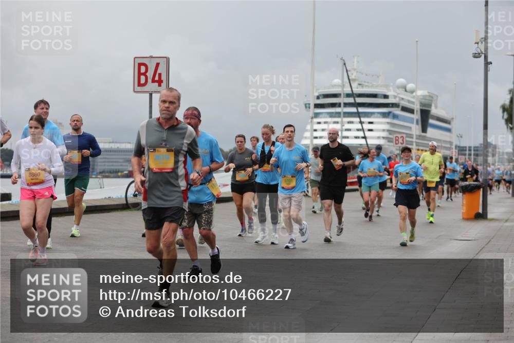 13.09.2026 - Kiel Lauf Andreas Tolksdorf http://msf.ph/oto/10466227 13.09.2026 12:07:00 Kiellinie 8860, 4, 5701, 3 meine-sportfotos.de