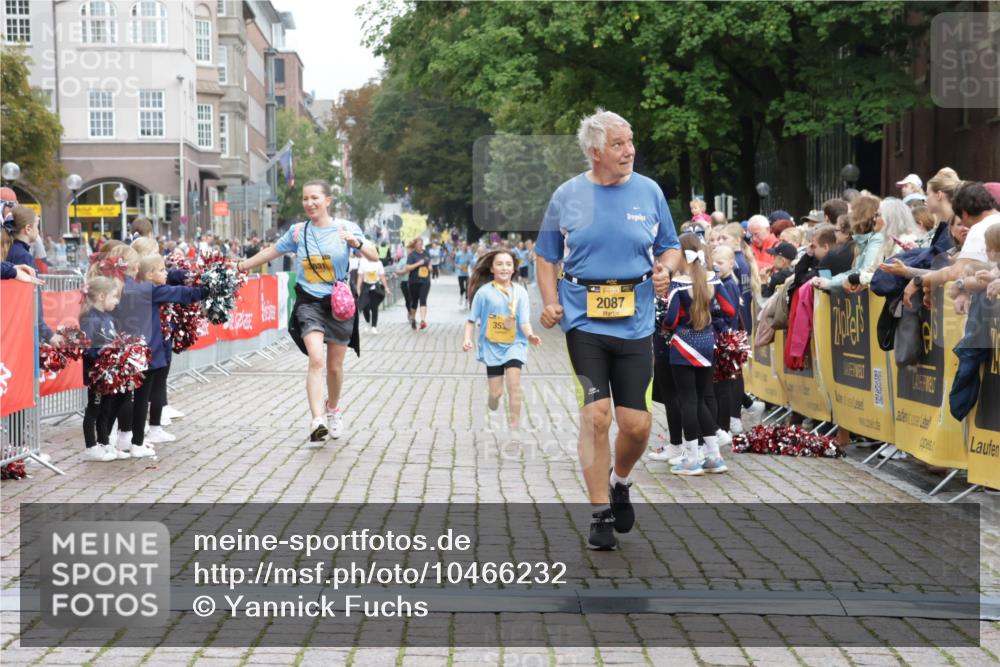 13.09.2026 - Kiel Lauf Yannick Fuchs http://msf.ph/oto/10466232 13.09.2026 10:00:21 Ziel 2087, 3531, 2252, 7339, 7512, 8828, 10473, 11456, 1396, 1566, 6137, 10169, 7339, 9332, 11456 meine-sportfotos.de