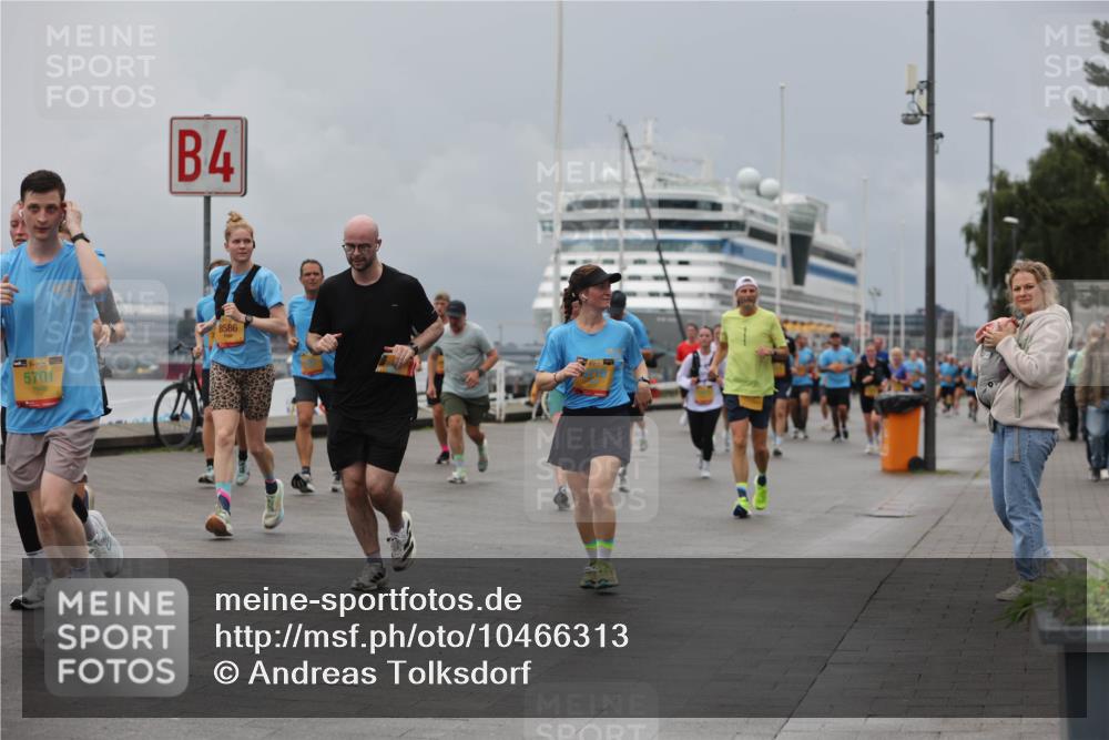 13.09.2026 - Kiel Lauf Andreas Tolksdorf http://msf.ph/oto/10466313 13.09.2026 12:07:03 Kiellinie 1, 39, 5701, 4, 8586 meine-sportfotos.de