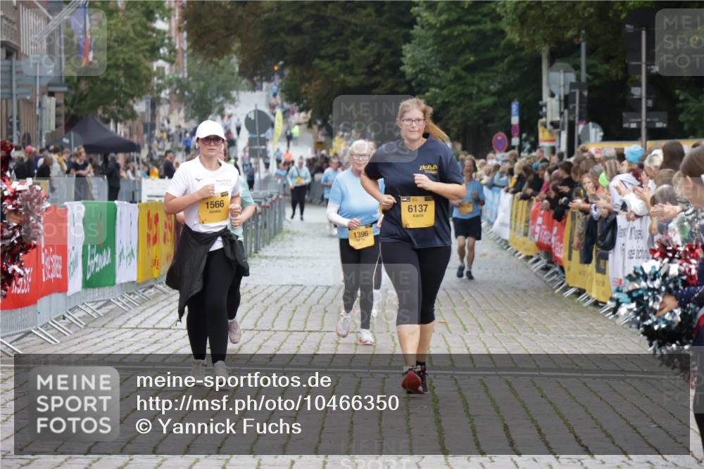 13.09.2026 - Kiel Lauf Yannick Fuchs http://msf.ph/oto/10466350 13.09.2026 10:00:32 Ziel 1566, 6137, 2087, 3531, 8828, 10473, 1396, 4868, 4874, 6430, 10169, 2252, 7512, 8828 meine-sportfotos.de