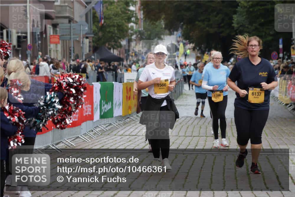 13.09.2026 - Kiel Lauf Yannick Fuchs http://msf.ph/oto/10466361 13.09.2026 10:00:33 Ziel 1566, 6137, 2087, 3531, 8828, 10473, 1396, 4868, 4874, 6430, 10169, 2252, 7512, 8828 meine-sportfotos.de