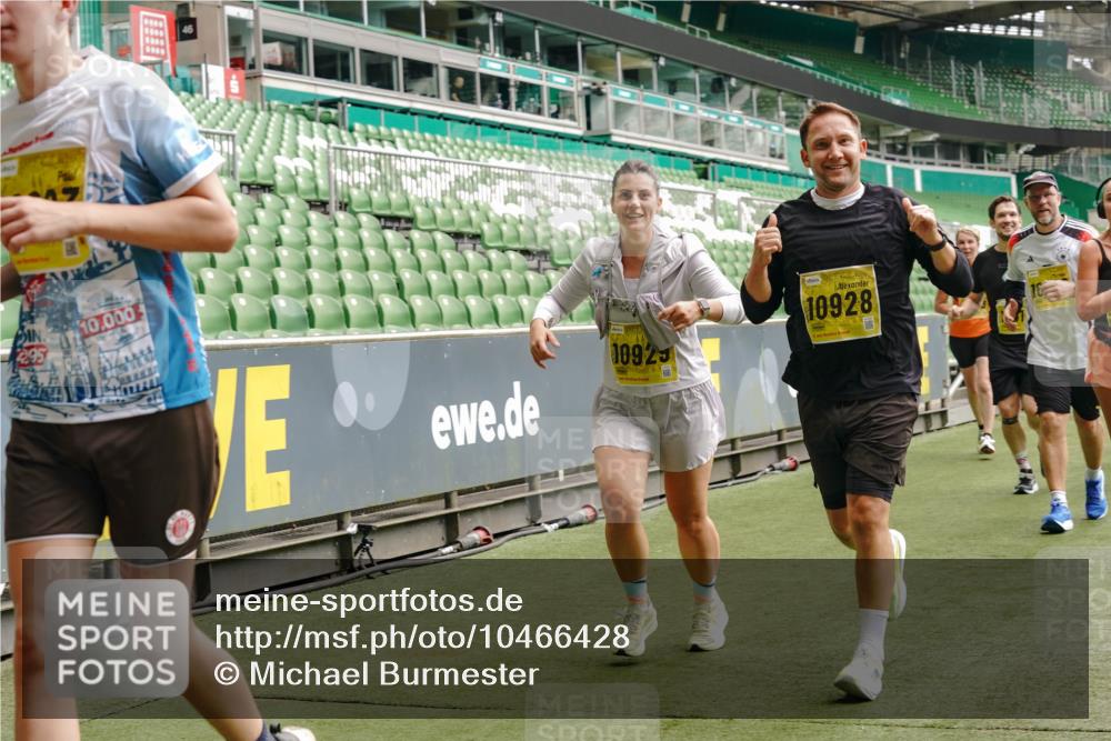 13.09.2026 - 21. swb-Marathon Bremen Michael Burmester http://msf.ph/oto/10466428 13.09.2026 10:35:39 Laufen im Stadion 10093, 10144, 10147, 10152, 10157, 10160, 10173, 10175, 10181, 10182, 10185, 10187, 10195, 10245, 10251, 10263, 10272, 10275, 10278, 10291, 10306, 10309, 10338, 10356, 10357, 10367, 10368, 10369, 10377, 10382, 10403, 10409, 10420, 10427, 10439, 10473, 10477, 10481, 10485, 10492, 10528, 10559, 10560, 10569, 10607, 10617, 10636, 10639, 10669, 10671, 10672, 10677, 10700, 10715, 10828, 10914, 10928, 11126, 11162, 11343, 11803, 11965, 10146, 10222 meine-sportfotos.de