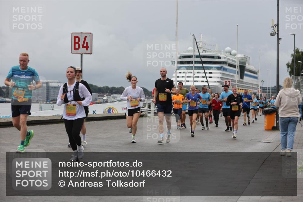 13.09.2026 - Kiel Lauf Andreas Tolksdorf http://msf.ph/oto/10466432 13.09.2026 12:07:11 Kiellinie 4, 10429, 3472, 4716, 3 meine-sportfotos.de