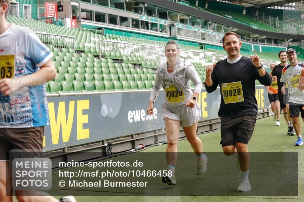 13.09.2026 - 21. swb-Marathon Bremen Michael Burmester http://msf.ph/oto/10466458 13.09.2026 10:35:39 Laufen im Stadion 10093, 10144, 10147, 10152, 10157, 10160, 10173, 10175, 10181, 10182, 10185, 10187, 10195, 10245, 10251, 10263, 10272, 10275, 10278, 10291, 10306, 10309, 10338, 10356, 10357, 10367, 10368, 10369, 10377, 10382, 10403, 10409, 10420, 10427, 10439, 10473, 10477, 10481, 10485, 10492, 10528, 10559, 10560, 10569, 10607, 10617, 10636, 10639, 10669, 10671, 10672, 10677, 10700, 10715, 10828, 10914, 10928, 11126, 11162, 11343, 11803, 11965, 10146, 10222 meine-sportfotos.de
