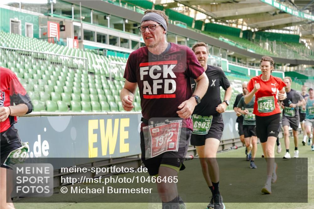 13.09.2026 - 21. swb-Marathon Bremen Michael Burmester http://msf.ph/oto/10466465 13.09.2026 12:56:54 Laufen im Stadion 307, 334, 411, 431, 465, 655, 769, 776, 854, 857, 876, 913, 926, 948, 1010, 1058, 1130, 1254, 1535, 1537, 1601, 1645, 1750, 1809, 1900, 1972, 2001, 2040, 2051, 2075, 2122, 2260, 2324, 2402, 2473, 2493, 2535, 2604, 2634, 2640, 2671, 2761, 2812, 2903, 2904, 2948, 3051, 3057, 3078, 3119, 3192, 3202, 3290, 3348, 3411, 3450, 3458, 3508, 3514, 3634, 3685, 3690, 3760, 3813, 3866, 3939, 4101, 4135, 4171, 4316, 4319, 4413, 4455, 4479, 4733, 5277, 5430, 5530 meine-sportfotos.de