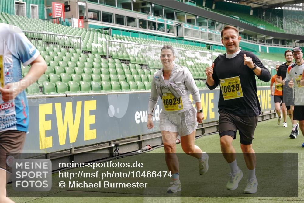 13.09.2026 - 21. swb-Marathon Bremen Michael Burmester http://msf.ph/oto/10466474 13.09.2026 10:35:39 Laufen im Stadion 10093, 10144, 10147, 10152, 10157, 10160, 10173, 10175, 10181, 10182, 10185, 10187, 10195, 10245, 10251, 10263, 10272, 10275, 10278, 10291, 10306, 10309, 10338, 10356, 10357, 10367, 10368, 10369, 10377, 10382, 10403, 10409, 10420, 10427, 10439, 10473, 10477, 10481, 10485, 10492, 10528, 10559, 10560, 10569, 10607, 10617, 10636, 10639, 10669, 10671, 10672, 10677, 10700, 10715, 10828, 10914, 10928, 11126, 11162, 11343, 11803, 11965, 10146, 10222 meine-sportfotos.de