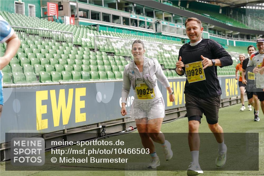 13.09.2026 - 21. swb-Marathon Bremen Michael Burmester http://msf.ph/oto/10466503 13.09.2026 10:35:39 Laufen im Stadion 10093, 10144, 10147, 10152, 10157, 10160, 10173, 10175, 10181, 10182, 10185, 10187, 10195, 10245, 10251, 10263, 10272, 10275, 10278, 10291, 10306, 10309, 10338, 10356, 10357, 10367, 10368, 10369, 10377, 10382, 10403, 10409, 10420, 10427, 10439, 10473, 10477, 10481, 10485, 10492, 10528, 10559, 10560, 10569, 10607, 10617, 10636, 10639, 10669, 10671, 10672, 10677, 10700, 10715, 10828, 10914, 10928, 11126, 11162, 11343, 11803, 11965, 10146, 10222 meine-sportfotos.de