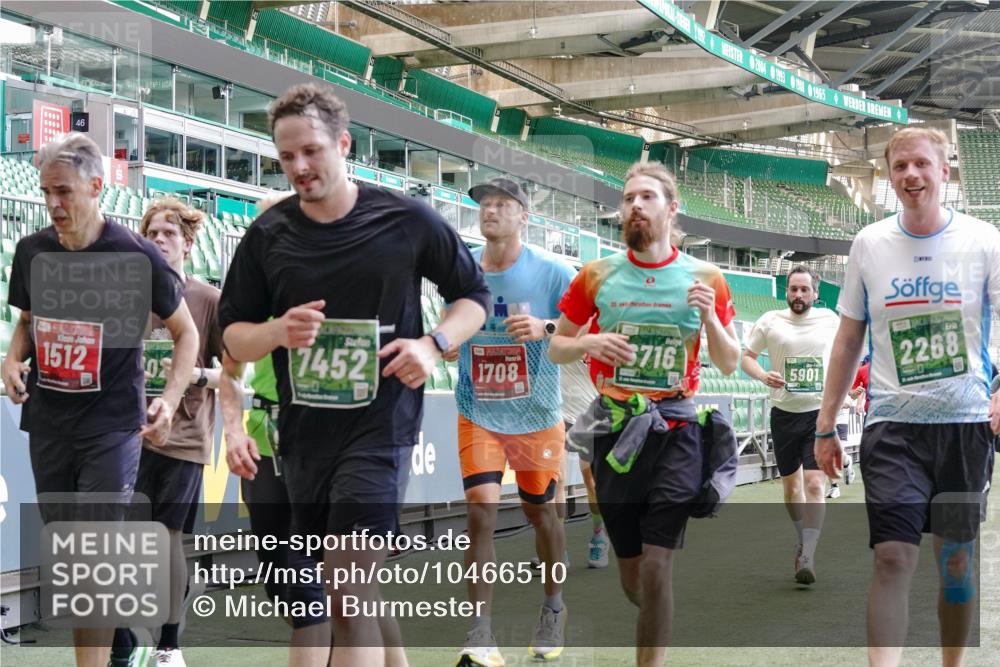 13.09.2026 - 21. swb-Marathon Bremen Michael Burmester http://msf.ph/oto/10466510 13.09.2026 13:13:27 Laufen im Stadion 118, 183, 270, 278, 349, 460, 514, 576, 600, 631, 695, 702, 933, 950, 1005, 1143, 1226, 1286, 1334, 1392, 1408, 1426, 1573, 1596, 1641, 1991, 2005, 2024, 2035, 2079, 2233, 2264, 2336, 2377, 2387, 2398, 2412, 2439, 2457, 2461, 2478, 2505, 2521, 2540, 2564, 2612, 2665, 2684, 2693, 2765, 2773, 2792, 2815, 2816, 2860, 2884, 2895, 2921, 2963, 2966, 2972, 2975, 3016, 3111, 3143, 3155, 3209, 3253, 3277, 3293, 3304, 3308, 3313, 3378, 3405, 3428, 3434, 3653, 3661 meine-sportfotos.de