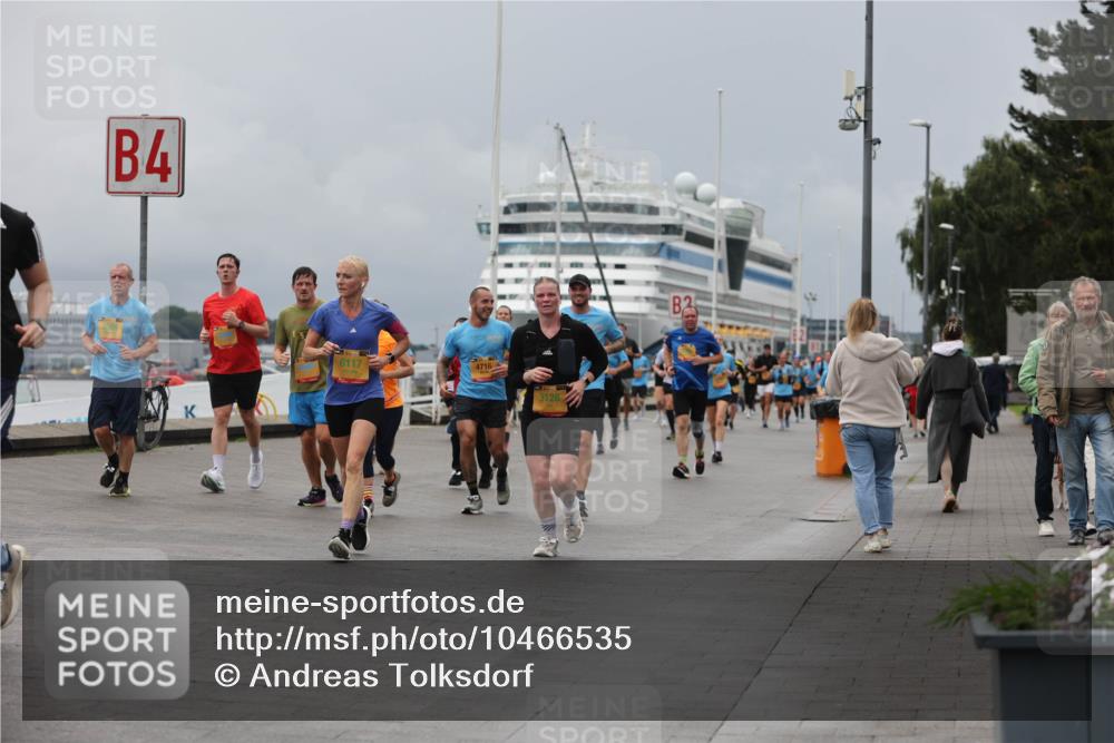 13.09.2026 - Kiel Lauf Andreas Tolksdorf http://msf.ph/oto/10466535 13.09.2026 12:07:14 Kiellinie 4, 6117, 4716, 3128, 2 meine-sportfotos.de