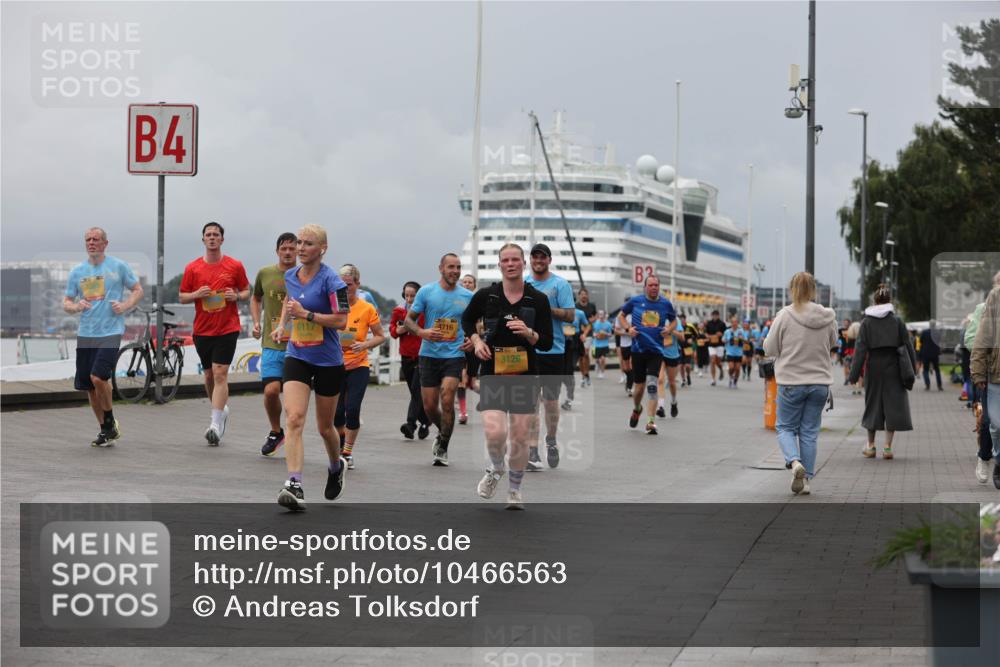 13.09.2026 - Kiel Lauf Andreas Tolksdorf http://msf.ph/oto/10466563 13.09.2026 12:07:15 Kiellinie 4, 6117, 4716, 3128, 2 meine-sportfotos.de
