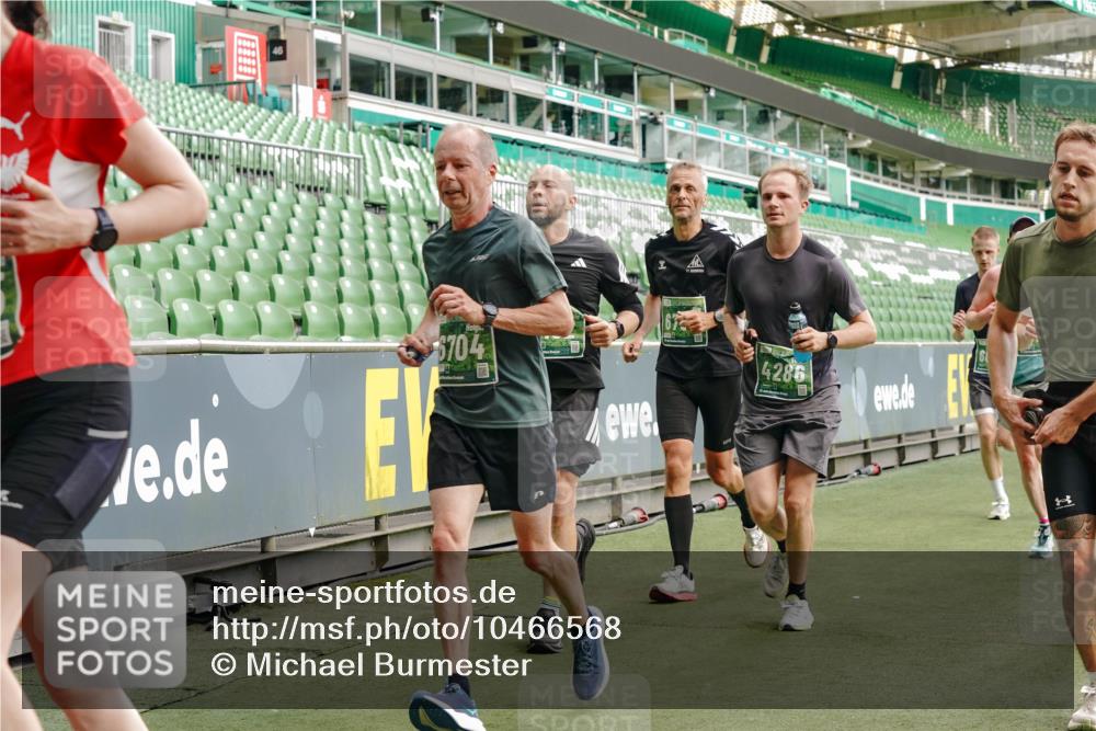 13.09.2026 - 21. swb-Marathon Bremen Michael Burmester http://msf.ph/oto/10466568 13.09.2026 12:56:56 Laufen im Stadion 307, 334, 411, 431, 465, 655, 769, 776, 854, 857, 876, 909, 913, 926, 948, 1010, 1058, 1130, 1254, 1535, 1537, 1601, 1645, 1750, 1809, 1881, 1900, 1972, 2001, 2040, 2051, 2075, 2122, 2260, 2324, 2371, 2402, 2423, 2473, 2493, 2535, 2604, 2634, 2640, 2671, 2761, 2812, 2903, 2904, 2948, 3051, 3057, 3078, 3119, 3192, 3202, 3290, 3348, 3411, 3450, 3458, 3508, 3514, 3634, 3685, 3690, 3760, 3813, 3866, 3939, 4101, 4135, 4171, 4316, 4319, 4413, 4455, 4479, 4733, 5277, 5430, 5530 meine-sportfotos.de