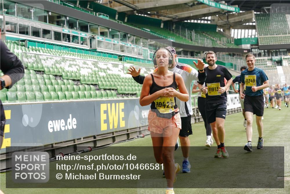 13.09.2026 - 21. swb-Marathon Bremen Michael Burmester http://msf.ph/oto/10466581 13.09.2026 10:35:41 Laufen im Stadion 10093, 10144, 10147, 10152, 10157, 10160, 10173, 10175, 10181, 10182, 10185, 10187, 10195, 10245, 10251, 10263, 10272, 10275, 10278, 10291, 10306, 10309, 10338, 10356, 10357, 10367, 10368, 10369, 10377, 10382, 10403, 10409, 10411, 10420, 10427, 10439, 10473, 10477, 10481, 10485, 10492, 10528, 10531, 10559, 10560, 10569, 10607, 10617, 10636, 10639, 10669, 10671, 10672, 10677, 10715, 10828, 10914, 10928, 11126, 11162, 11343, 11803, 11965, 10146, 10222 meine-sportfotos.de
