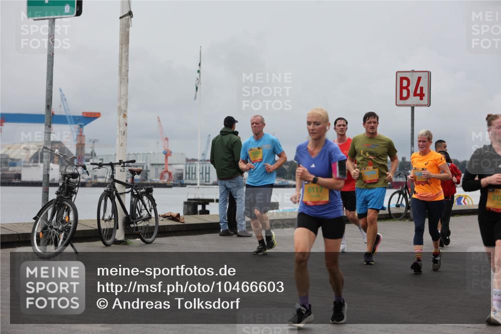 13.09.2026 - Kiel Lauf Andreas Tolksdorf http://msf.ph/oto/10466603 13.09.2026 12:07:17 Kiellinie 3569, 6117, 4, 26, 312 meine-sportfotos.de