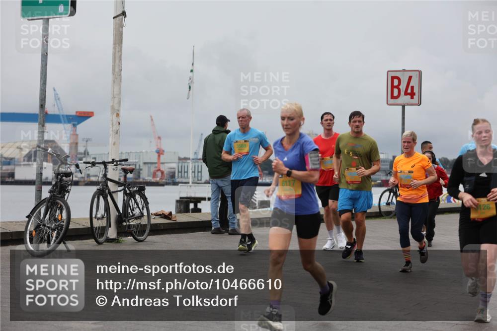 13.09.2026 - Kiel Lauf Andreas Tolksdorf http://msf.ph/oto/10466610 13.09.2026 12:07:17 Kiellinie 3569, 6117, 4, 128 meine-sportfotos.de