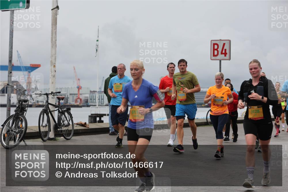 13.09.2026 - Kiel Lauf Andreas Tolksdorf http://msf.ph/oto/10466617 13.09.2026 12:07:17 Kiellinie 3569, 611, 4, 39, 3128 meine-sportfotos.de