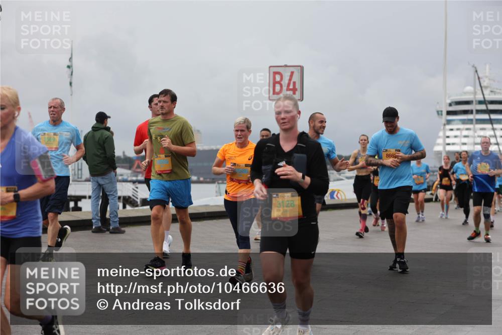 13.09.2026 - Kiel Lauf Andreas Tolksdorf http://msf.ph/oto/10466636 13.09.2026 12:07:18 Kiellinie 39, 3569, 4, 3128, 866 meine-sportfotos.de