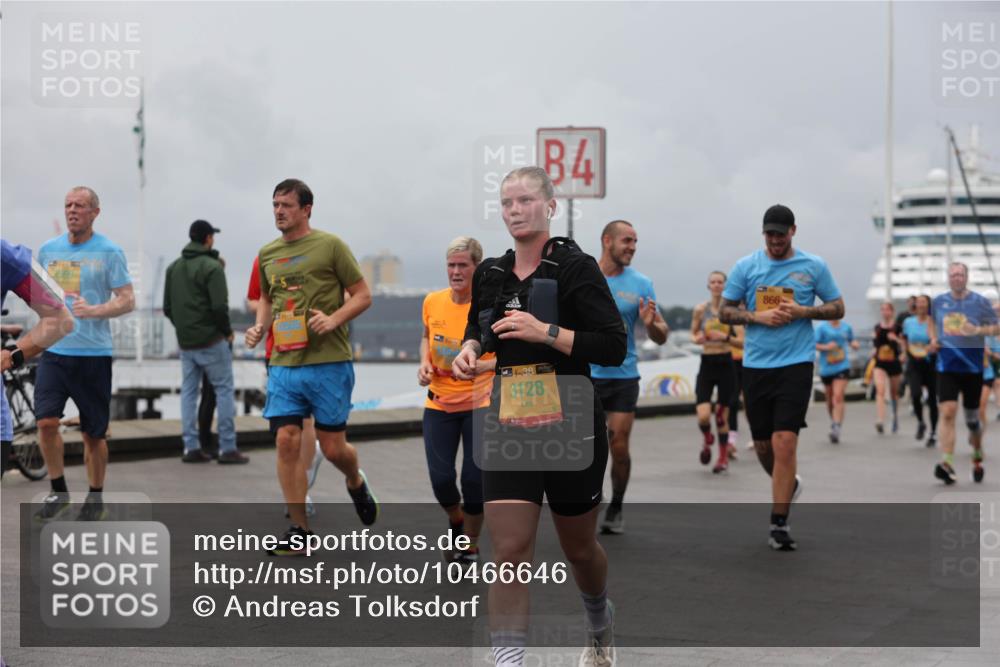 13.09.2026 - Kiel Lauf Andreas Tolksdorf http://msf.ph/oto/10466646 13.09.2026 12:07:18 Kiellinie 3569, 38, 3128, 4, 866 meine-sportfotos.de