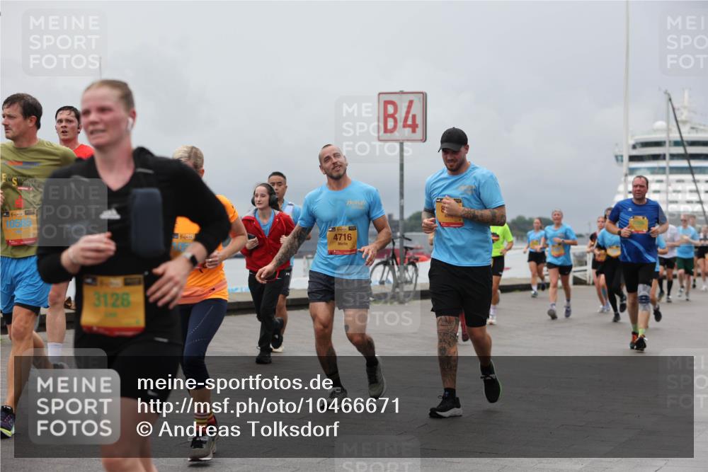 13.09.2026 - Kiel Lauf Andreas Tolksdorf http://msf.ph/oto/10466671 13.09.2026 12:07:19 Kiellinie 1, 394, 10585, 43128, 1, 39, 49, 4716, 4 meine-sportfotos.de