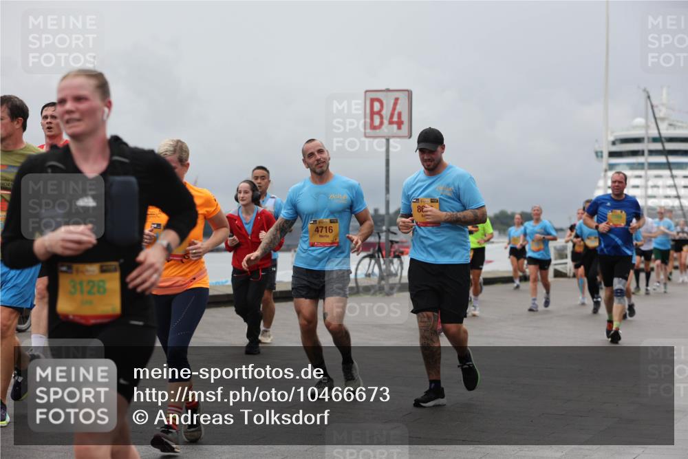 13.09.2026 - Kiel Lauf Andreas Tolksdorf http://msf.ph/oto/10466673 13.09.2026 12:07:19 Kiellinie 38, 3128, 4716, 4, 86 meine-sportfotos.de