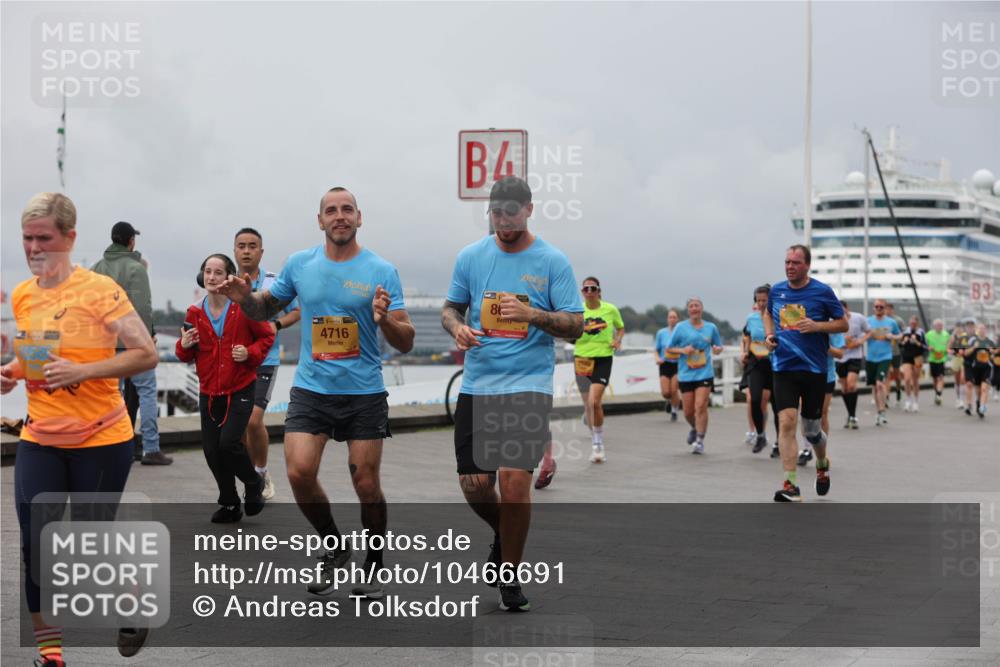 13.09.2026 - Kiel Lauf Andreas Tolksdorf http://msf.ph/oto/10466691 13.09.2026 12:07:19 Kiellinie 38, 86, 4716, 3 meine-sportfotos.de