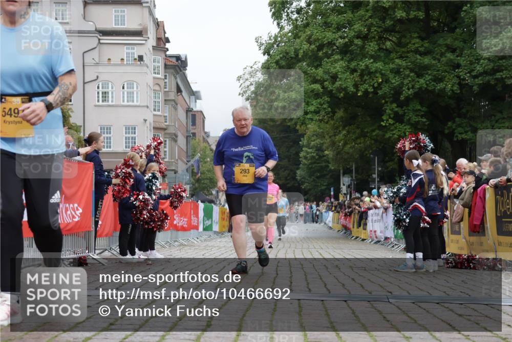 13.09.2026 - Kiel Lauf Yannick Fuchs http://msf.ph/oto/10466692 13.09.2026 10:01:09 Ziel 293, 5497, 1396, 1566, 4868, 4874, 6137, 6430, 10169, 2574, 6719, 8730, 1566, 6137 meine-sportfotos.de