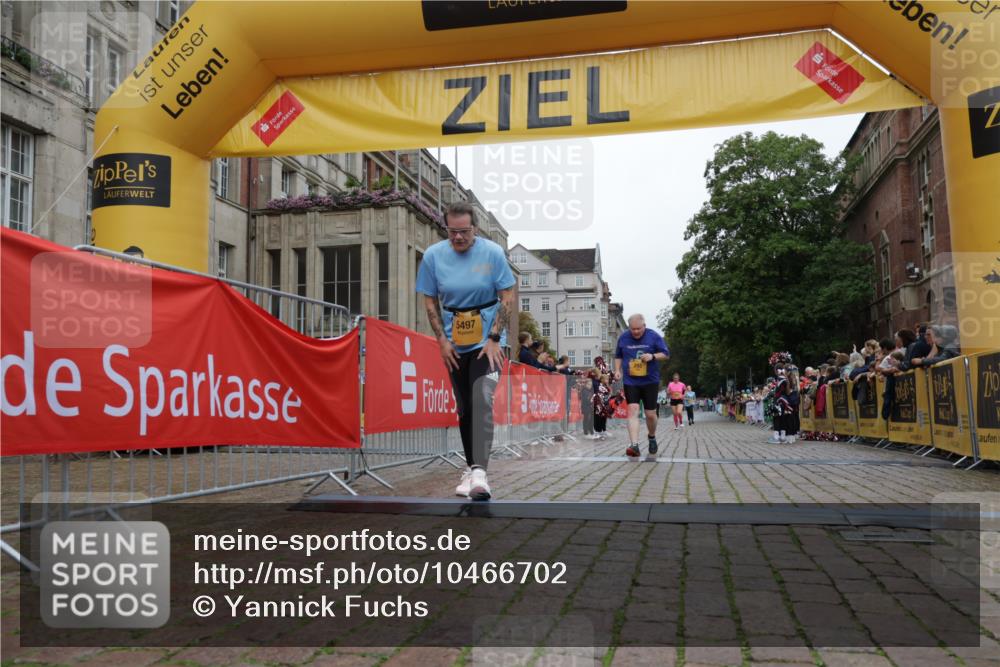 13.09.2026 - Kiel Lauf Yannick Fuchs http://msf.ph/oto/10466702 13.09.2026 10:01:11 Ziel 293, 5497, 6719, 8730, 1396, 1566, 4868, 4874, 6137, 6430, 10169, 2574, 1566, 6137, 10169 meine-sportfotos.de