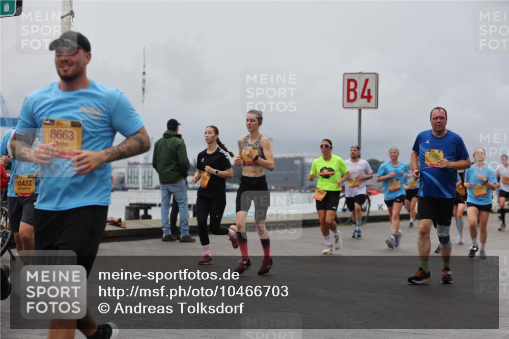 13.09.2026 - Kiel Lauf Andreas Tolksdorf http://msf.ph/oto/10466703 13.09.2026 12:07:21 Kiellinie 10422, 8663, 4, 3787 meine-sportfotos.de