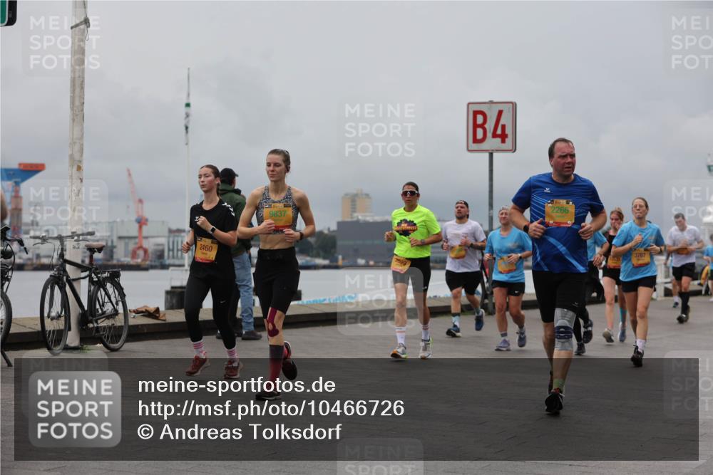 13.09.2026 - Kiel Lauf Andreas Tolksdorf http://msf.ph/oto/10466726 13.09.2026 12:07:22 Kiellinie 2460, 9837, 4, 38, 2266, 3787 meine-sportfotos.de