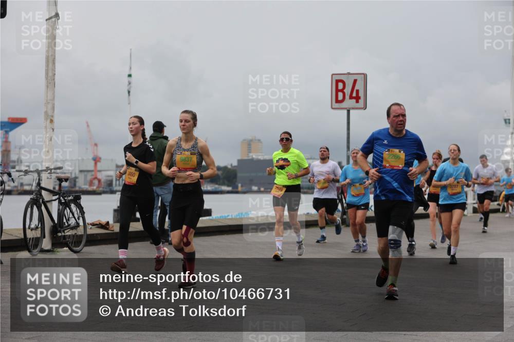 13.09.2026 - Kiel Lauf Andreas Tolksdorf http://msf.ph/oto/10466731 13.09.2026 12:07:22 Kiellinie 2460, 9837, 2529, 4, 38, 2266, 3787 meine-sportfotos.de