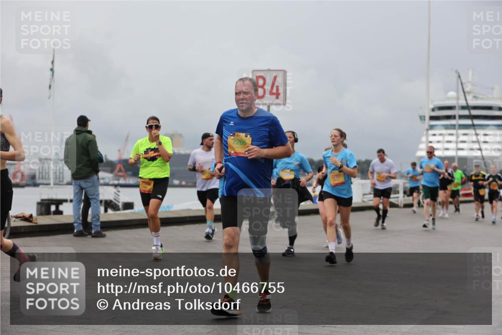 13.09.2026 - Kiel Lauf Andreas Tolksdorf http://msf.ph/oto/10466755 13.09.2026 12:07:23 Kiellinie 2529, 38, 2266, 4, 3787 meine-sportfotos.de