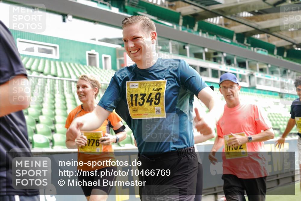 13.09.2026 - 21. swb-Marathon Bremen Michael Burmester http://msf.ph/oto/10466769 13.09.2026 10:35:44 Laufen im Stadion 10093, 10144, 10147, 10152, 10157, 10160, 10173, 10175, 10181, 10182, 10185, 10187, 10195, 10245, 10251, 10263, 10272, 10275, 10278, 10291, 10306, 10309, 10338, 10356, 10357, 10367, 10368, 10369, 10377, 10382, 10403, 10409, 10411, 10420, 10427, 10439, 10473, 10477, 10481, 10485, 10492, 10528, 10531, 10559, 10560, 10569, 10607, 10617, 10636, 10639, 10669, 10671, 10672, 10677, 10715, 10828, 10914, 10928, 11162, 11343, 11803, 11965, 10146, 10222 meine-sportfotos.de