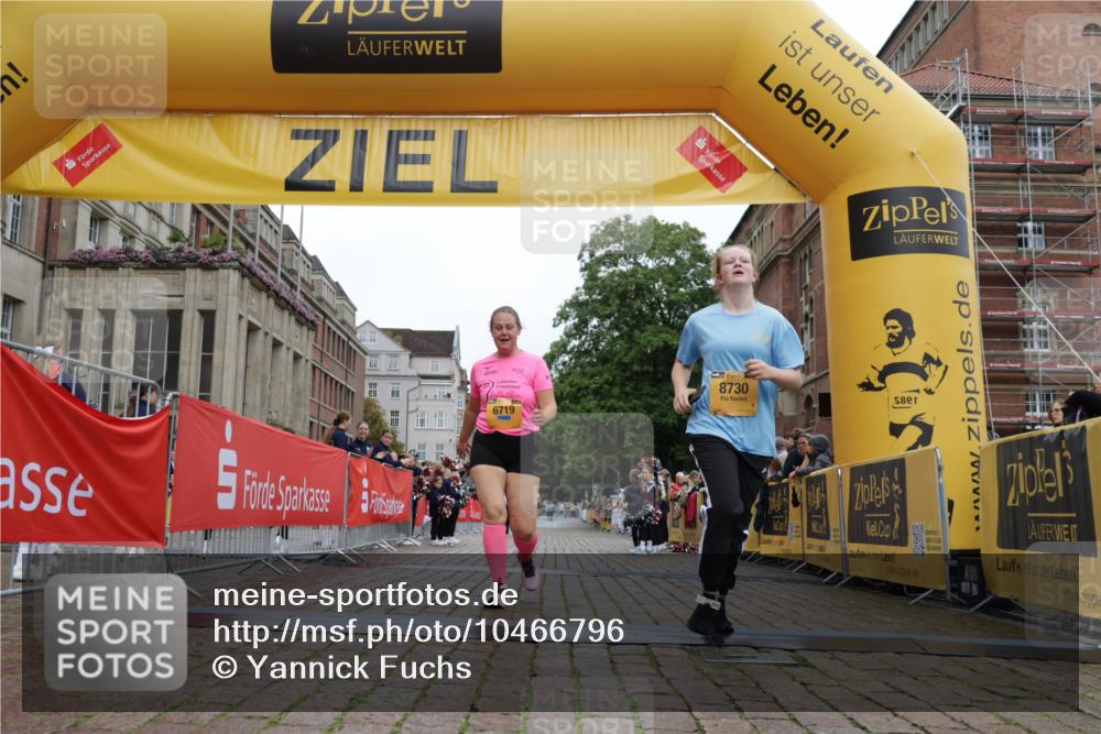 13.09.2026 - Kiel Lauf Yannick Fuchs http://msf.ph/oto/10466796 13.09.2026 10:01:20 Ziel 6719, 8730, 293, 4868, 4874, 5497, 2574, 1396, 6430, 10169 meine-sportfotos.de