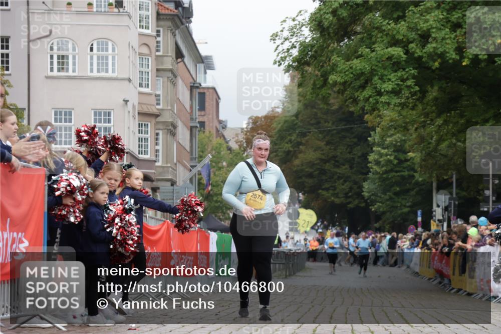 13.09.2026 - Kiel Lauf Yannick Fuchs http://msf.ph/oto/10466800 13.09.2026 10:01:24 Ziel 2574, 6719, 8730, 293, 4868, 4874, 5497, 4868, 4874, 6430 meine-sportfotos.de