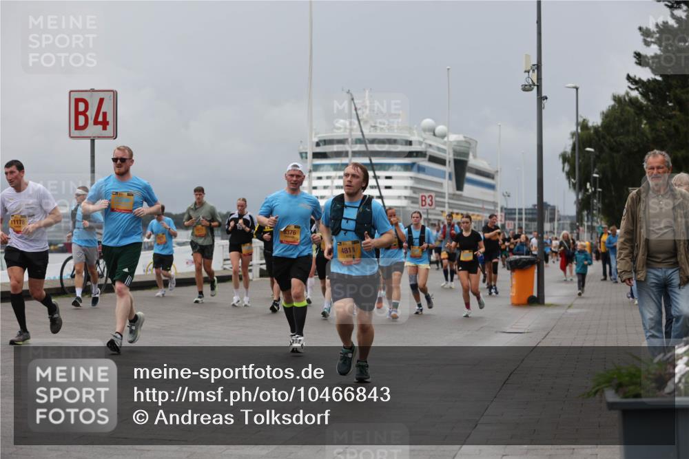 13.09.2026 - Kiel Lauf Andreas Tolksdorf http://msf.ph/oto/10466843 13.09.2026 12:07:28 Kiellinie 11178, 4, 9376, 4811, 3 meine-sportfotos.de