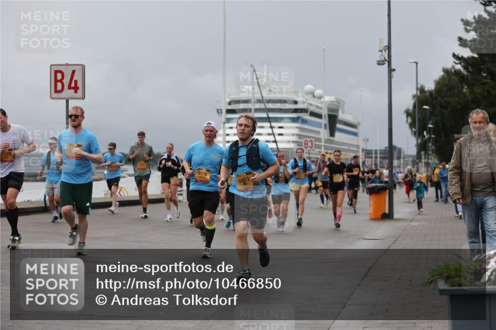 13.09.2026 - Kiel Lauf Andreas Tolksdorf http://msf.ph/oto/10466850 13.09.2026 12:07:28 Kiellinie 1178, 4, 9376, 4811, 3 meine-sportfotos.de