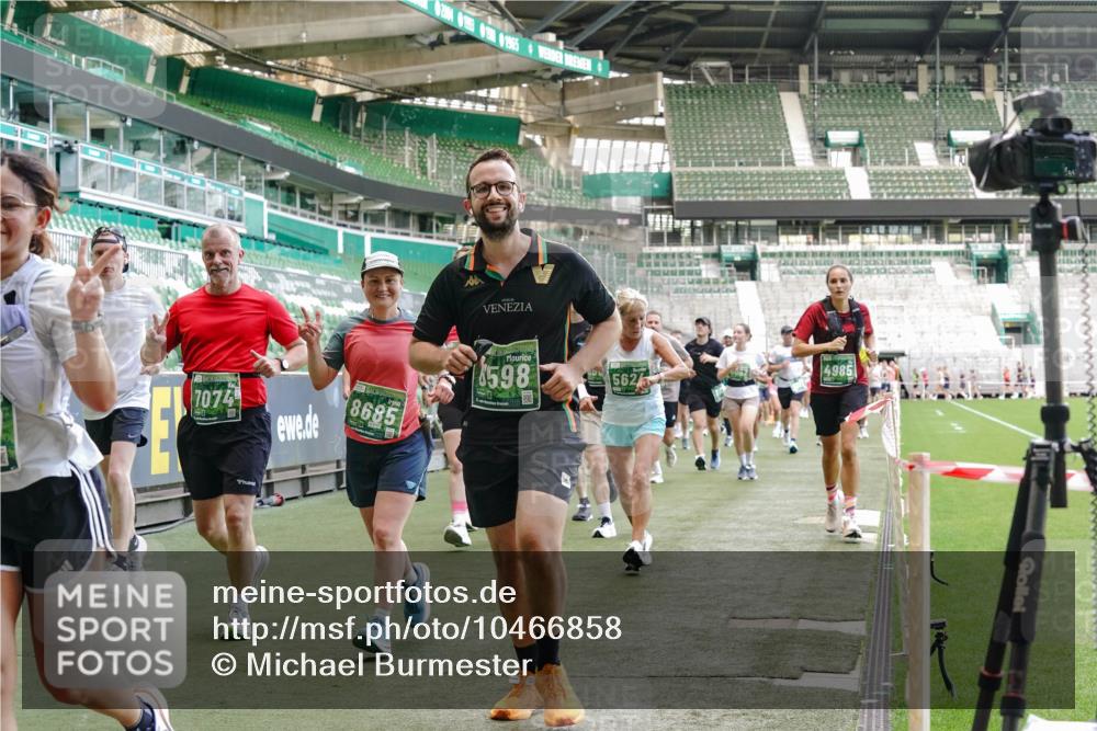 13.09.2026 - 21. swb-Marathon Bremen Michael Burmester http://msf.ph/oto/10466858 13.09.2026 13:13:31 Laufen im Stadion 118, 183, 270, 278, 349, 460, 514, 576, 600, 631, 695, 702, 768, 933, 950, 956, 1005, 1143, 1286, 1334, 1392, 1408, 1426, 1573, 1596, 1641, 1991, 2005, 2024, 2035, 2079, 2233, 2264, 2336, 2377, 2387, 2398, 2412, 2439, 2457, 2461, 2478, 2505, 2521, 2540, 2564, 2612, 2665, 2684, 2693, 2765, 2773, 2792, 2815, 2816, 2829, 2860, 2884, 2887, 2895, 2921, 2963, 2966, 2972, 2975, 3016, 3111, 3143, 3155, 3209, 3253, 3277, 3293, 3304, 3313, 3378, 3405, 3428, 3434, 3653, 3661 meine-sportfotos.de