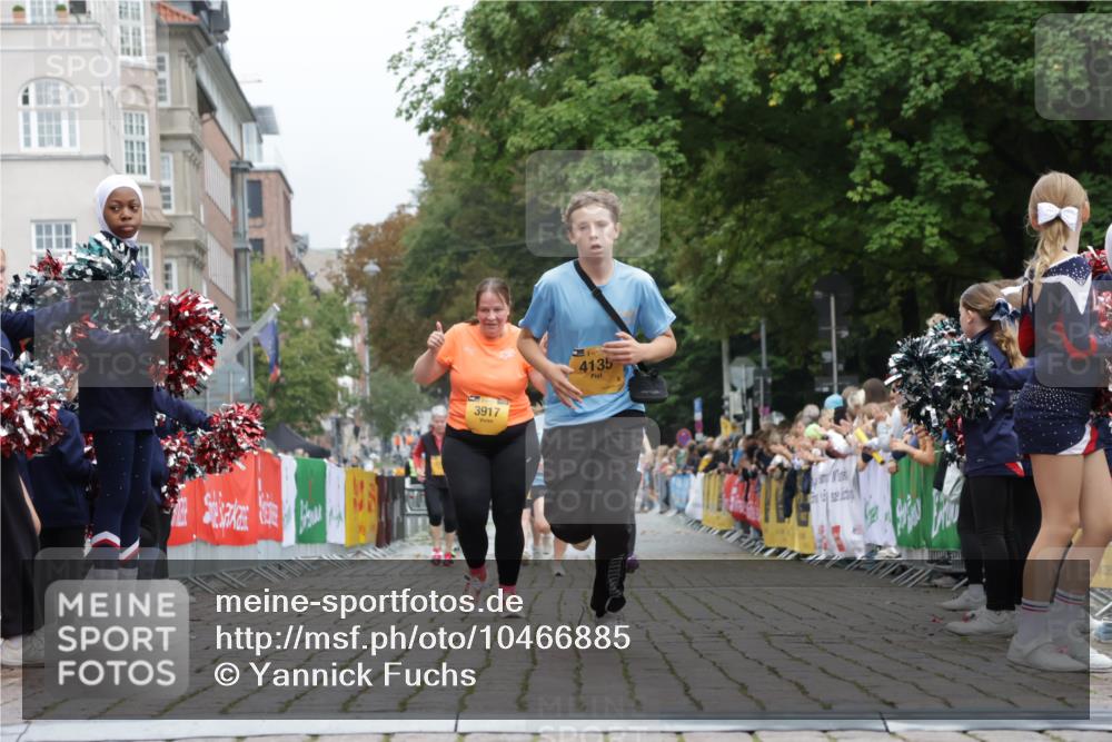13.09.2026 - Kiel Lauf Yannick Fuchs http://msf.ph/oto/10466885 13.09.2026 10:02:15 Ziel 3917, 4135, 844, 4702, 129, 565, 3131, 4673, 8297 meine-sportfotos.de