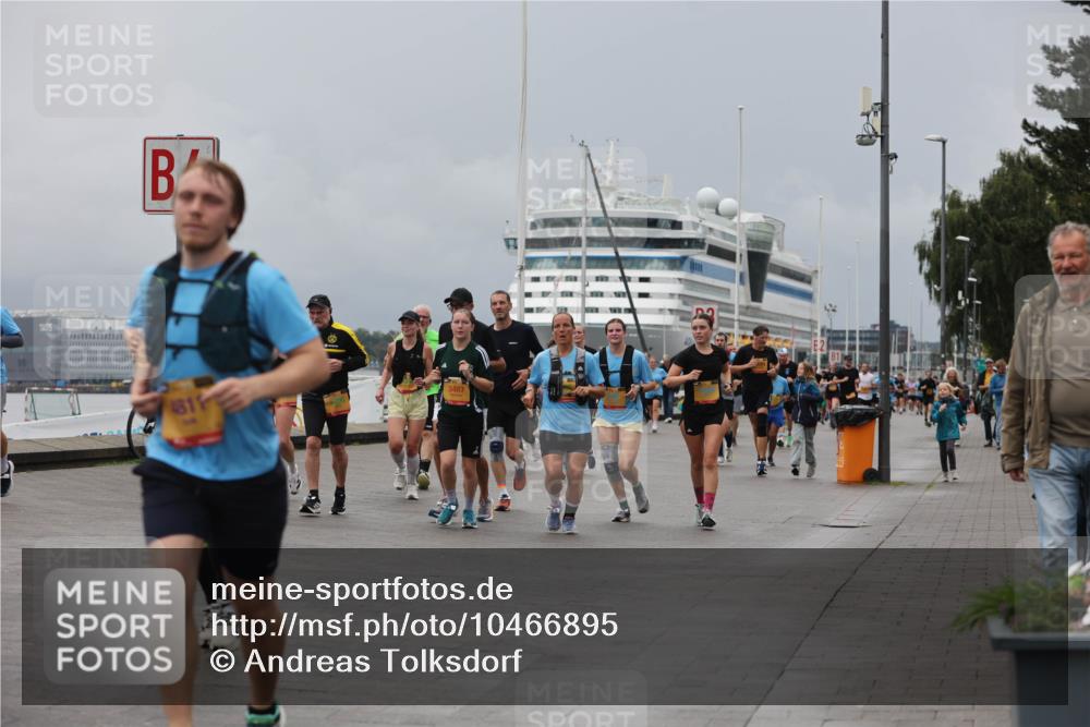 13.09.2026 - Kiel Lauf Andreas Tolksdorf http://msf.ph/oto/10466895 13.09.2026 12:07:30 Kiellinie 811, 3467 meine-sportfotos.de