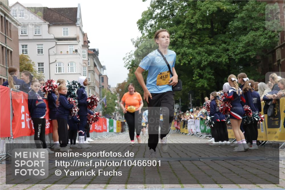 13.09.2026 - Kiel Lauf Yannick Fuchs http://msf.ph/oto/10466901 13.09.2026 10:02:17 Ziel 3917, 4135, 8297, 844, 4702, 129, 565, 3131, 4673 meine-sportfotos.de