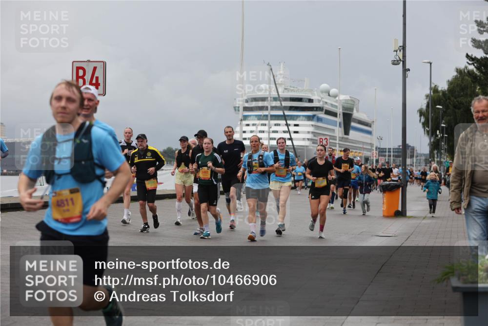 13.09.2026 - Kiel Lauf Andreas Tolksdorf http://msf.ph/oto/10466906 13.09.2026 12:07:31 Kiellinie 4811, 84, 3467, 3 meine-sportfotos.de