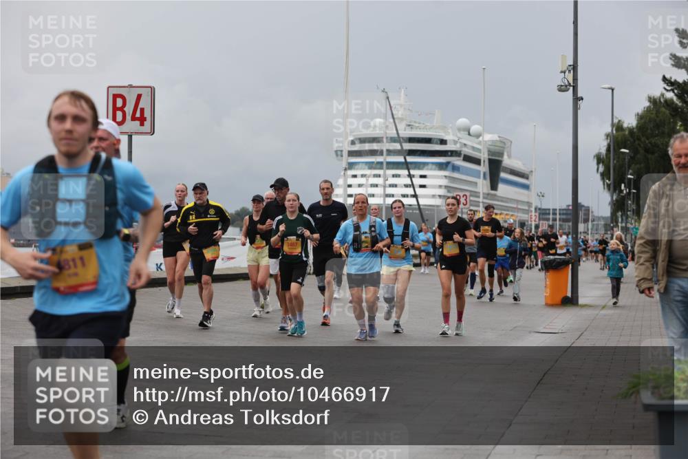 13.09.2026 - Kiel Lauf Andreas Tolksdorf http://msf.ph/oto/10466917 13.09.2026 12:07:31 Kiellinie 4, 811, 3467, 3 meine-sportfotos.de