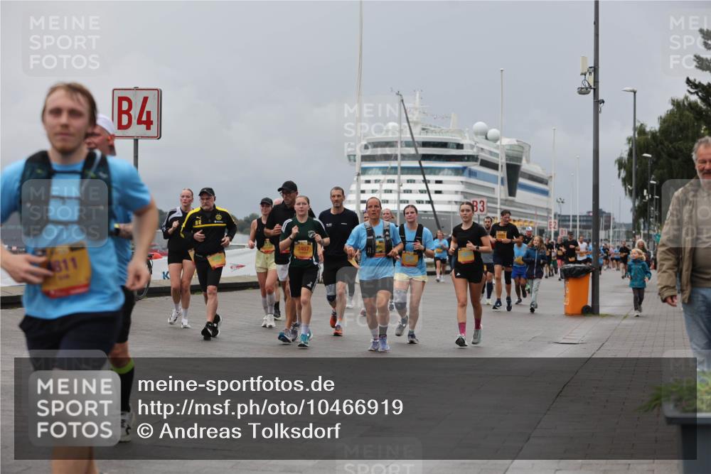 13.09.2026 - Kiel Lauf Andreas Tolksdorf http://msf.ph/oto/10466919 13.09.2026 12:07:31 Kiellinie 4, 811, 3467, 83 meine-sportfotos.de
