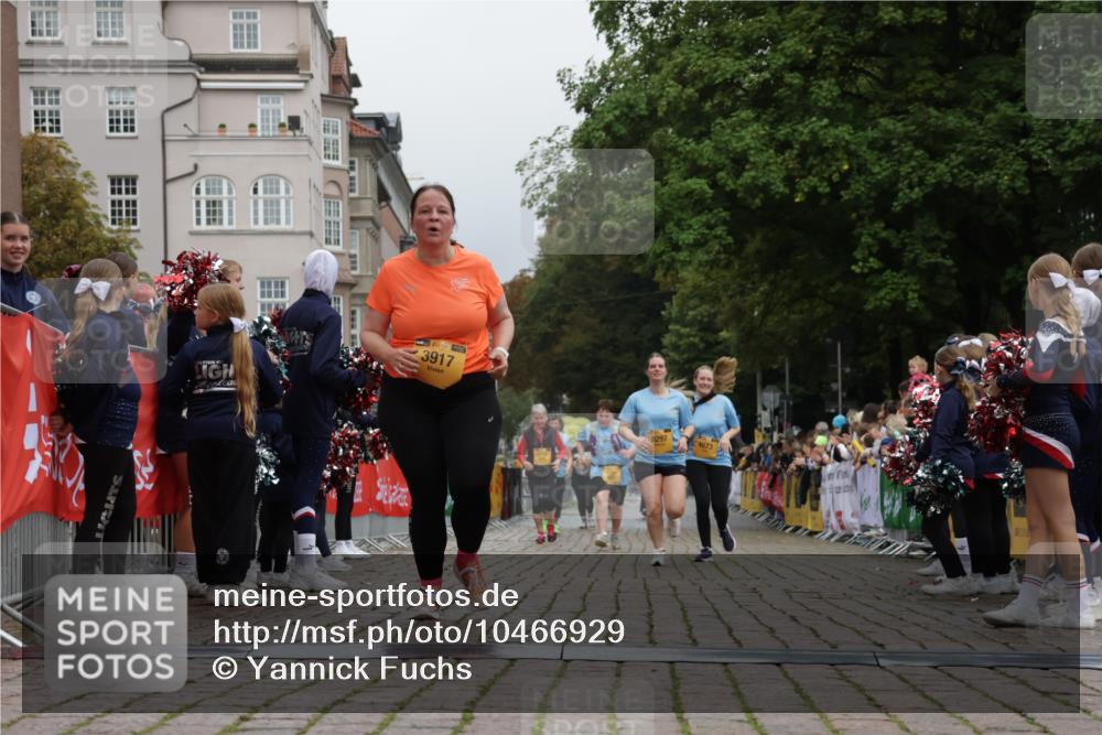 13.09.2026 - Kiel Lauf Yannick Fuchs http://msf.ph/oto/10466929 13.09.2026 10:02:19 Ziel 3917, 4135, 4673, 8297, 844, 4702, 129, 565, 2288, 3131 meine-sportfotos.de