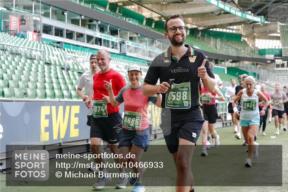 13.09.2026 - 21. swb-Marathon Bremen Michael Burmester http://msf.ph/oto/10466933 13.09.2026 13:13:32 Laufen im Stadion 118, 183, 270, 278, 349, 460, 514, 576, 600, 631, 695, 702, 768, 933, 950, 956, 1005, 1143, 1286, 1334, 1392, 1408, 1426, 1573, 1596, 1641, 1991, 2005, 2024, 2035, 2079, 2233, 2264, 2336, 2387, 2398, 2412, 2439, 2457, 2461, 2478, 2505, 2521, 2540, 2564, 2612, 2665, 2684, 2693, 2765, 2773, 2792, 2815, 2816, 2829, 2860, 2884, 2887, 2895, 2921, 2963, 2966, 2972, 2975, 3016, 3111, 3143, 3155, 3209, 3253, 3277, 3293, 3304, 3313, 3378, 3405, 3428, 3434, 3653, 3661 meine-sportfotos.de