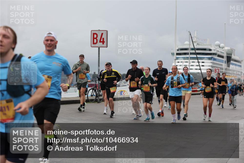 13.09.2026 - Kiel Lauf Andreas Tolksdorf http://msf.ph/oto/10466934 13.09.2026 12:07:31 Kiellinie 811, 2871, 1259, 3467, 3 meine-sportfotos.de