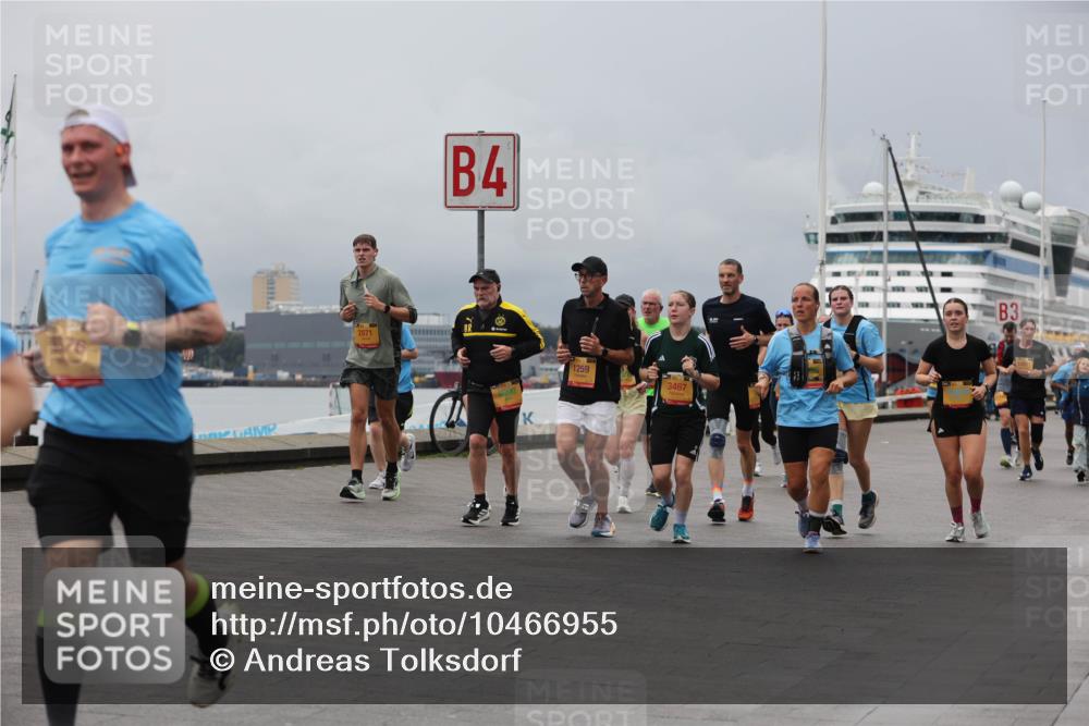 13.09.2026 - Kiel Lauf Andreas Tolksdorf http://msf.ph/oto/10466955 13.09.2026 12:07:32 Kiellinie 76, 4, 2871, 1259, 3467, 3 meine-sportfotos.de